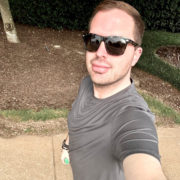 Meet your Posher, Josh - Picture 1 of 1